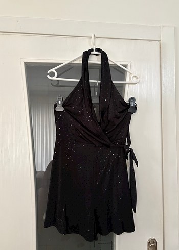 Bershka Pullu Sırt Dekolteli Mini Tulum - Görsel 5