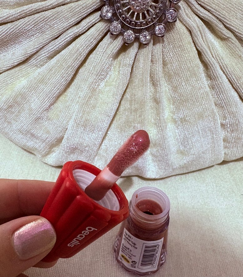 Beaulis New Year 677 Peony Pop Dudak Yağı - Görsel 5