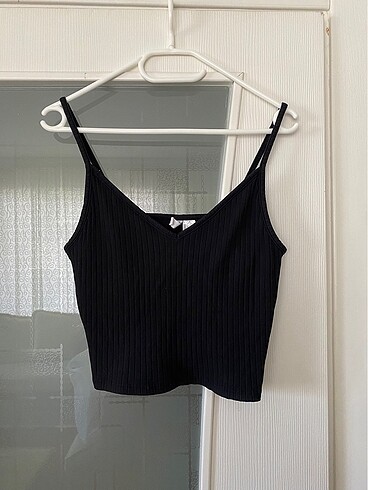 H&M siyah askılı bluz