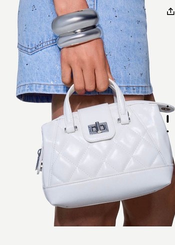 Bershka Bershka beyaz mini kapitone çanta