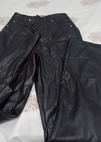 Bershka Siyah Deri Bol Kesim Midi Pantolon