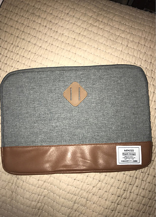 Miniso marka bilgisayar çantası