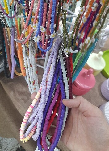 Accessorize Dönen Standlı 100 adet kolye