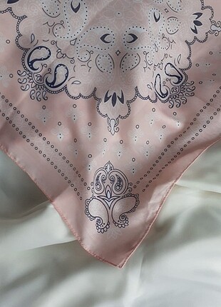 Bershka Desenli Toz Pembe Bandana