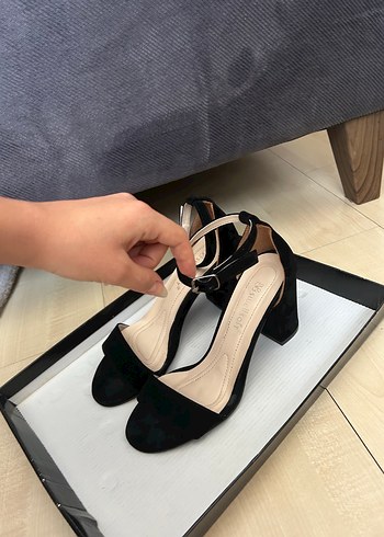 Klasik Siyah Tokalı Kadın Topuklu Ayakkabı - Görsel 7