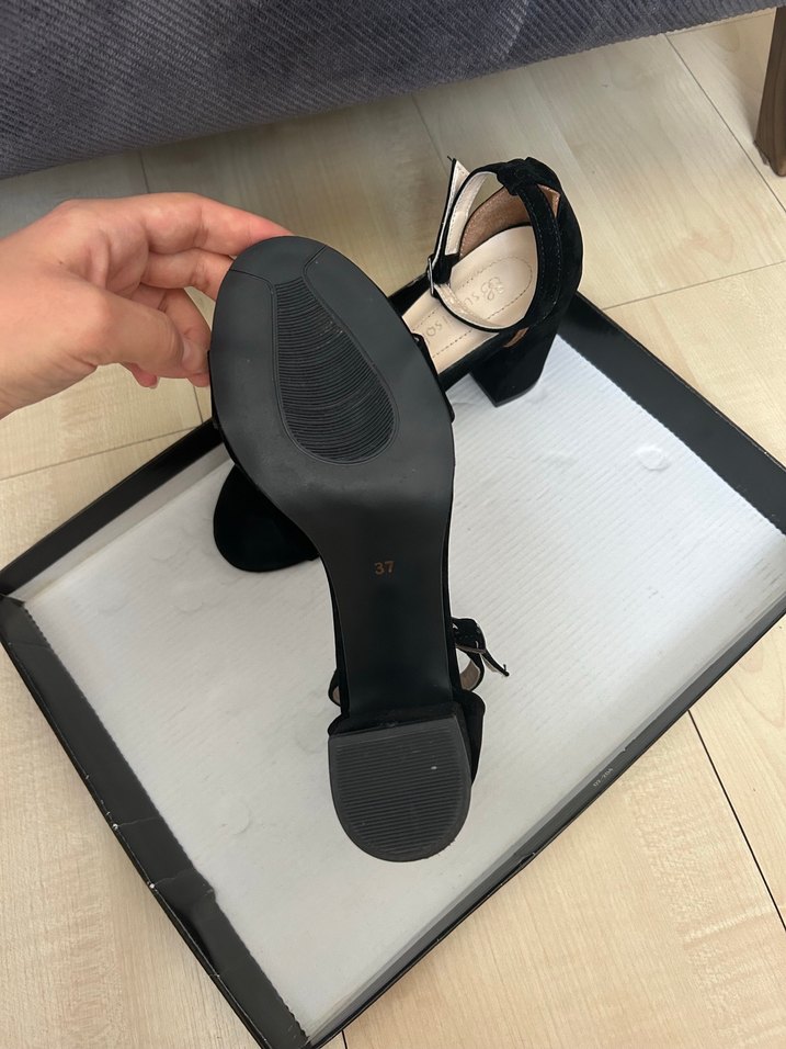 Klasik Siyah Tokalı Kadın Topuklu Ayakkabı - Görsel 3