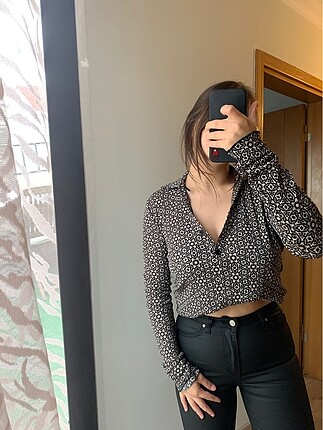 zara v polo yaka önü düğmeli bluz