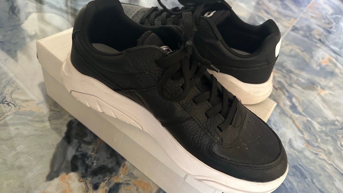 Siyah Bağcıklı Lacoste Spor Ayakkabı - Görsel 2