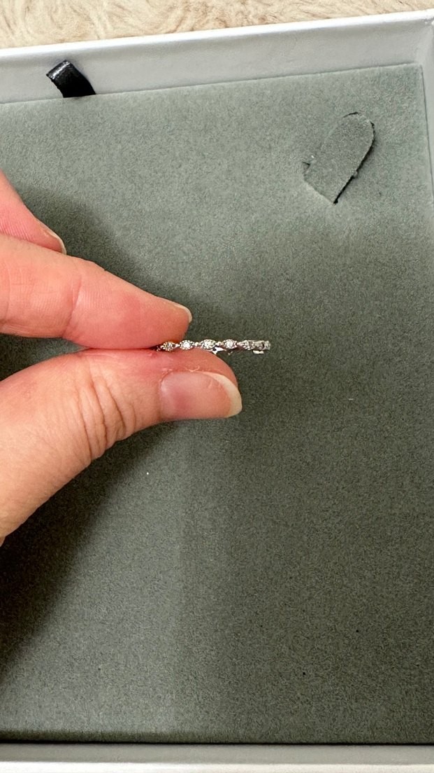 Minimalist Beyaz İşlemeli Kadın Yüzük - Görsel 2