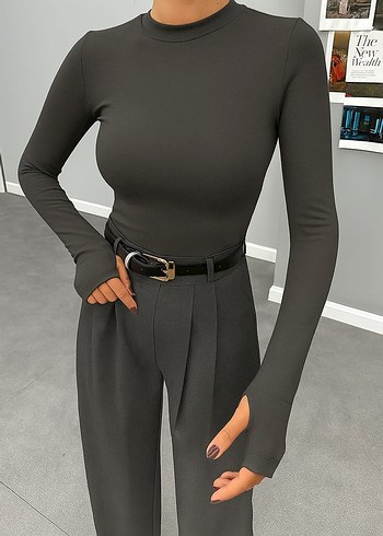 Siyah Yüksek Yaka Uzun Kollu Bluz - Görsel 6