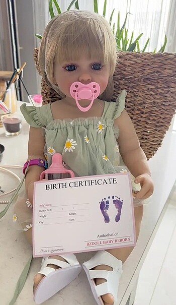 Oyuncak bebek