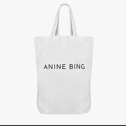 Anine Bing canta