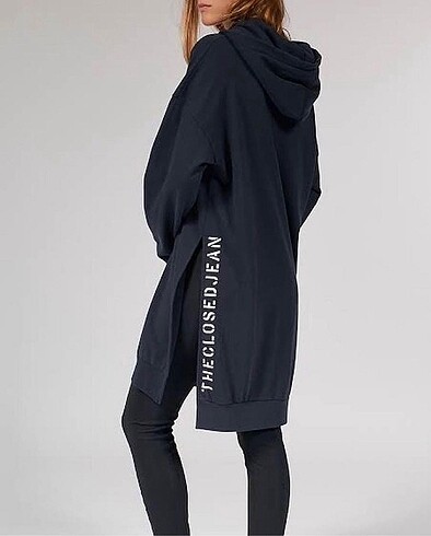 Closed sweatshirt