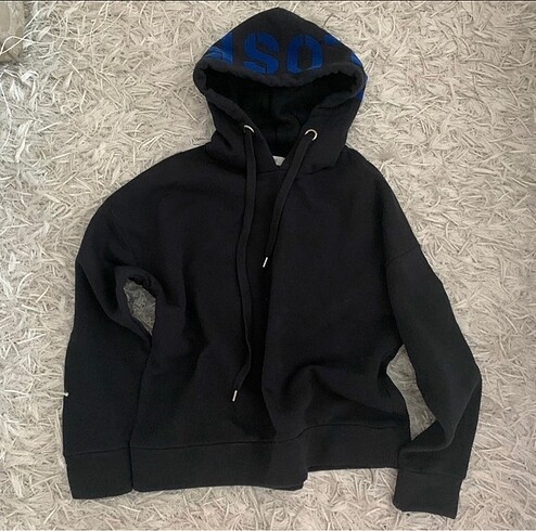 Closed sweater