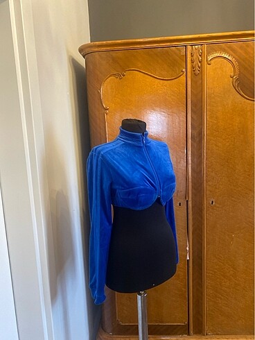 38 Beden mavi Renk Adidas crop ceket