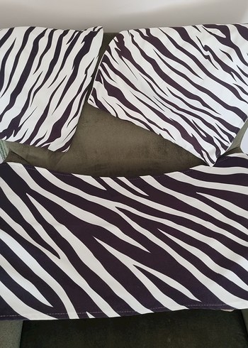 2 adet Zebra Desenli Kırlent Kılıfı ve Runner