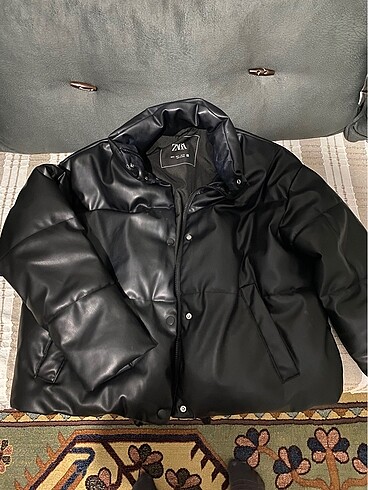 Zara Mont