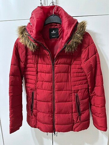 Colins kırmızı şişme mont