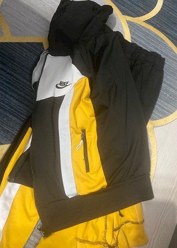 Nike Nike Erkek Çocuk Sarı Siyah Fermuarlı Eşofman