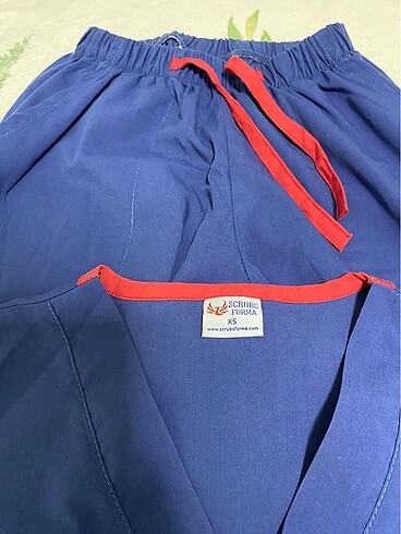 Petrol mavisi forma Scrubs