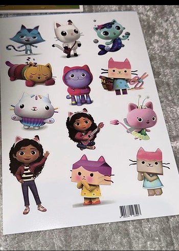 Gabby's Dollhouse Boyama Kitabı ve Çıkartmalar - Görsel 3