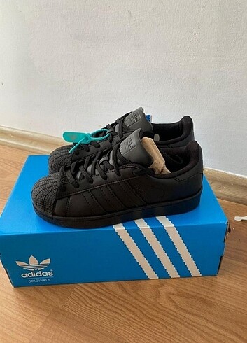 Adidas Süperstar 