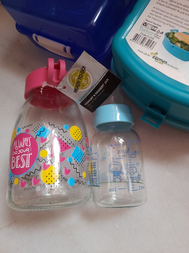 Renkli Bebek Biberonu ve Saklama Kutuları - Görsel 2