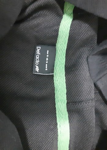 Siyah Baskılı Kapüşonlu Kısa Kollu Tişört - Görsel 5