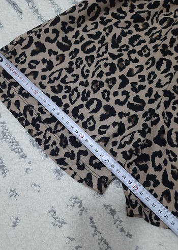 Leopar Desenli Kısa Kadın Tulum - Görsel 2