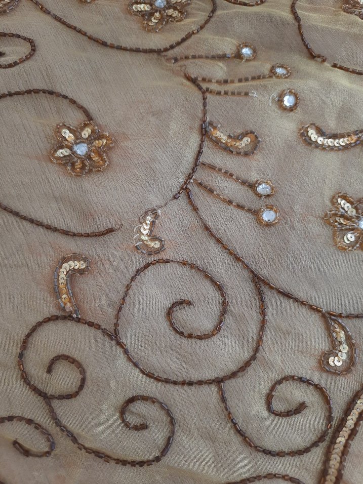 Kahverengi Nakışlı Masa Örtüsü - Görsel 4