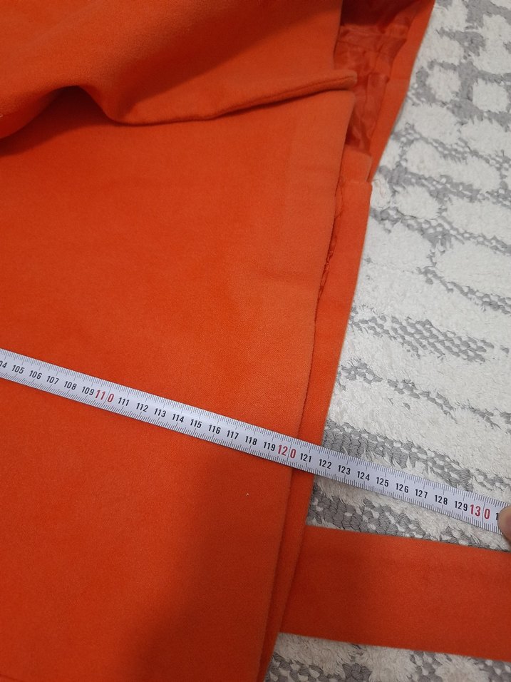 Uzun Kırmızı Düğmeli Kaban - Görsel 5