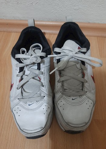 Nike Beyaz Spor Ayakkabi