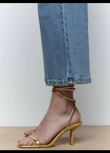 Zara Topuklu Bantlı Sandalet