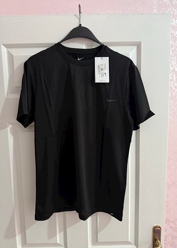 Nike Siyah Erkek Kısa Kollu Tişört