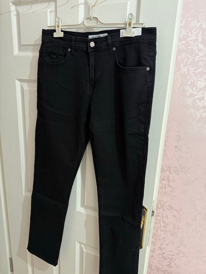 Lacoste Siyah Düğmeli Regular Fit Kot Pantolon - Görsel 4