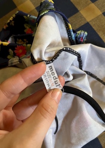 Çiçek Desenli Fırfırlı Kadın Mayo - Görsel 3