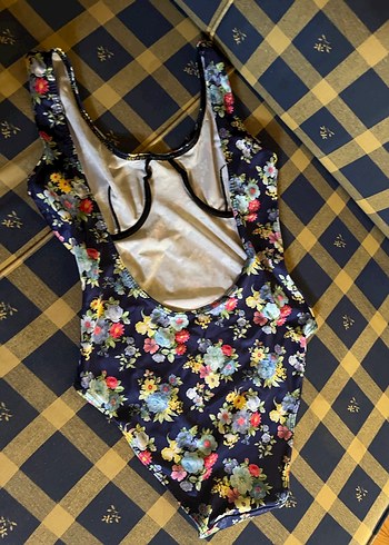 Çiçek Desenli Fırfırlı Kadın Mayo - Görsel 2