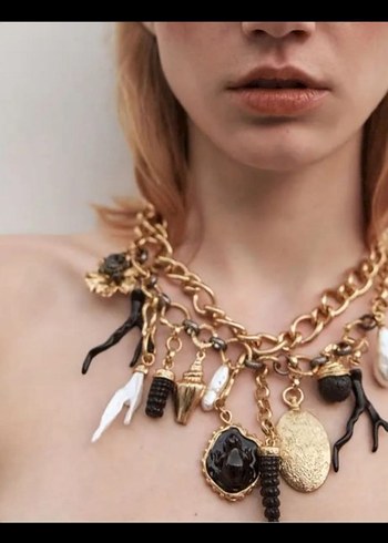 zara charmlı Uzun Zincirlı Altın Bohem Kolye hiç kullanılmamış