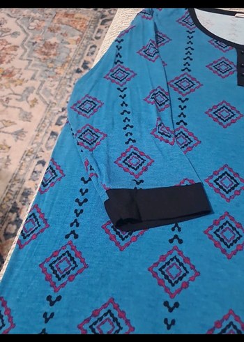 46 Beden Bohem V Yaka fakir Kollu tişört en 56 boy 70 cm likralıdir