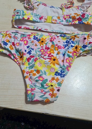 4 Yaş Beden çeşitli Renk Çiçek Desenli Kız Çocuk Bikini Takımı