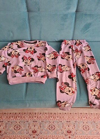 Pijama veya eşofman takımı 