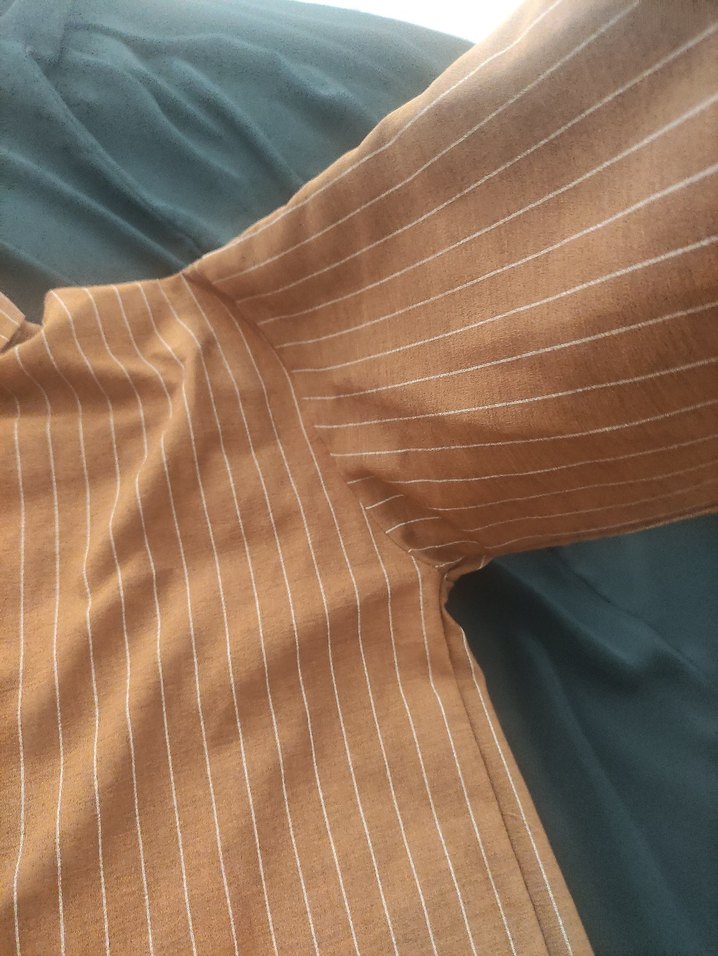 Bej Çizgili Uzun Kollu Kadın Gömlek - Görsel 5