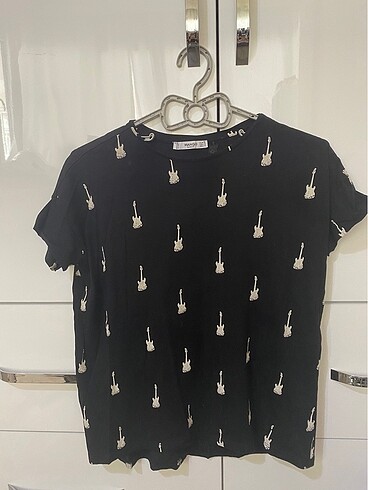 MANGO T-shirt