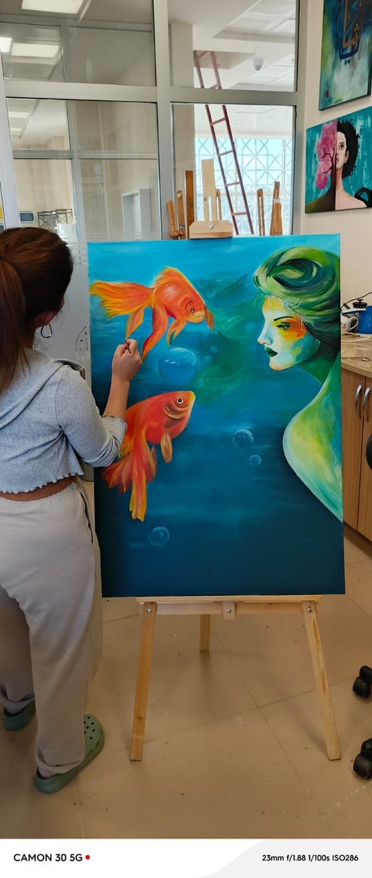 Mavi Tonlarda Balık ve Kadın Figürlü Tablo - Görsel 2