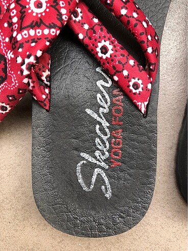 39 Beden bordo Renk Skechers Bandana Desen Yoga Foam Sandalet