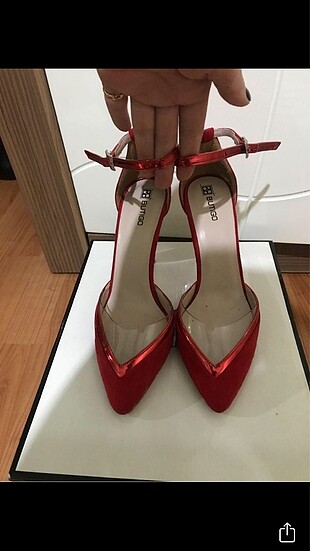 Kırmızı stiletto