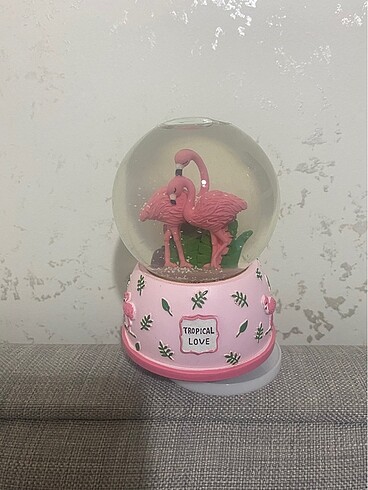 Flamingolu kar küresi