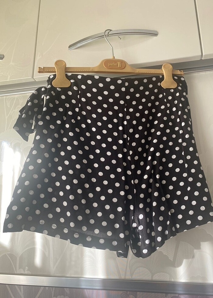Puantiyeli siyah beyaz şort etek 38 - Görsel 3