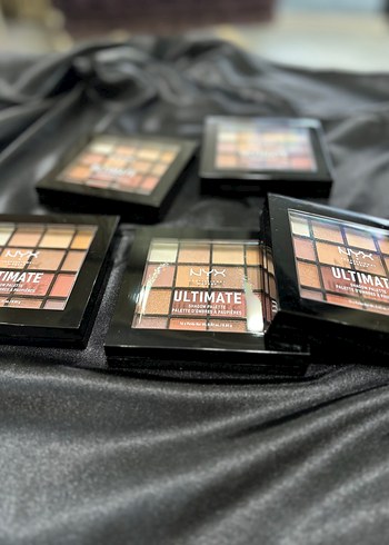 NYX NYX Ultimate Çok Renkli Göz Farı Paleti