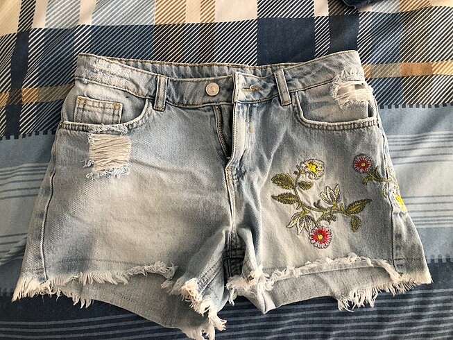 Mini yırtık şort